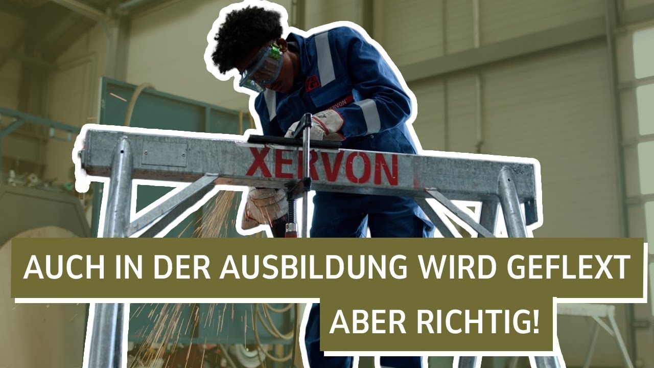 Auszubildender bei XERVON arbeitet als Anlagenmechaniker an einer Metallkonstruktion